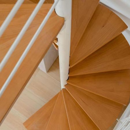 Modern Two Level Apartment In The Heart Of Athens Luaran gambar