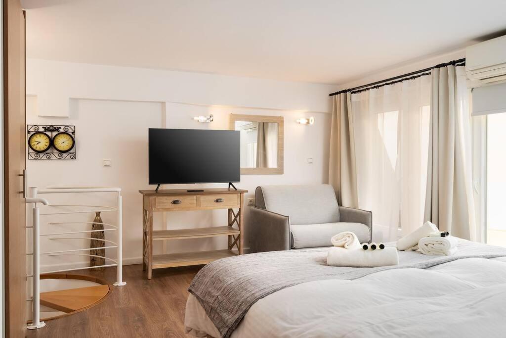 Modern Two Level Apartment In The Heart Of Athens Luaran gambar