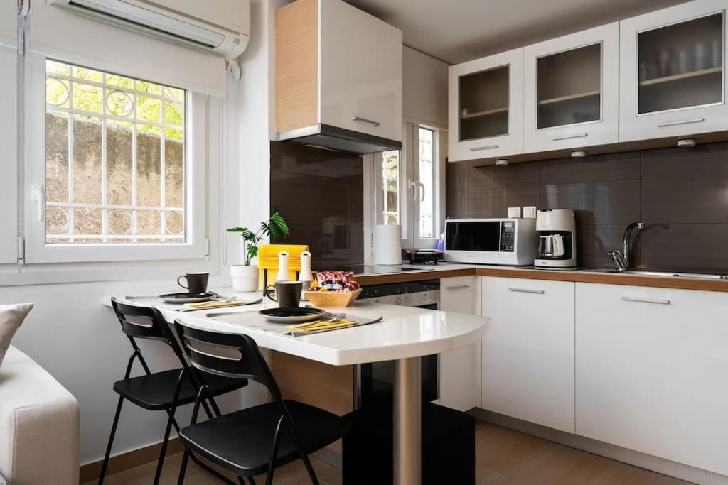 Modern Two Level Apartment In The Heart Of Athens Luaran gambar