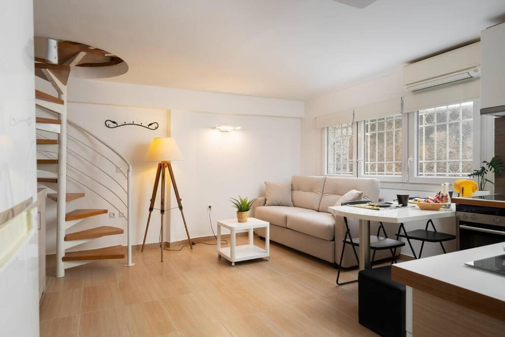 Modern Two Level Apartment In The Heart Of Athens Luaran gambar