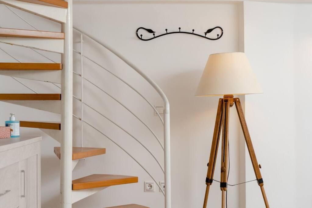 Modern Two Level Apartment In The Heart Of Athens Luaran gambar