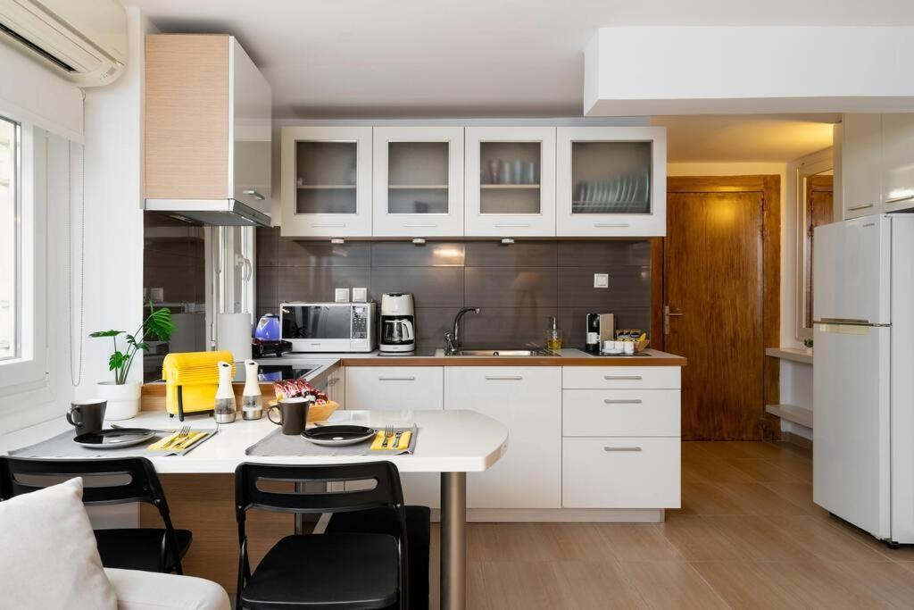 Modern Two Level Apartment In The Heart Of Athens Luaran gambar